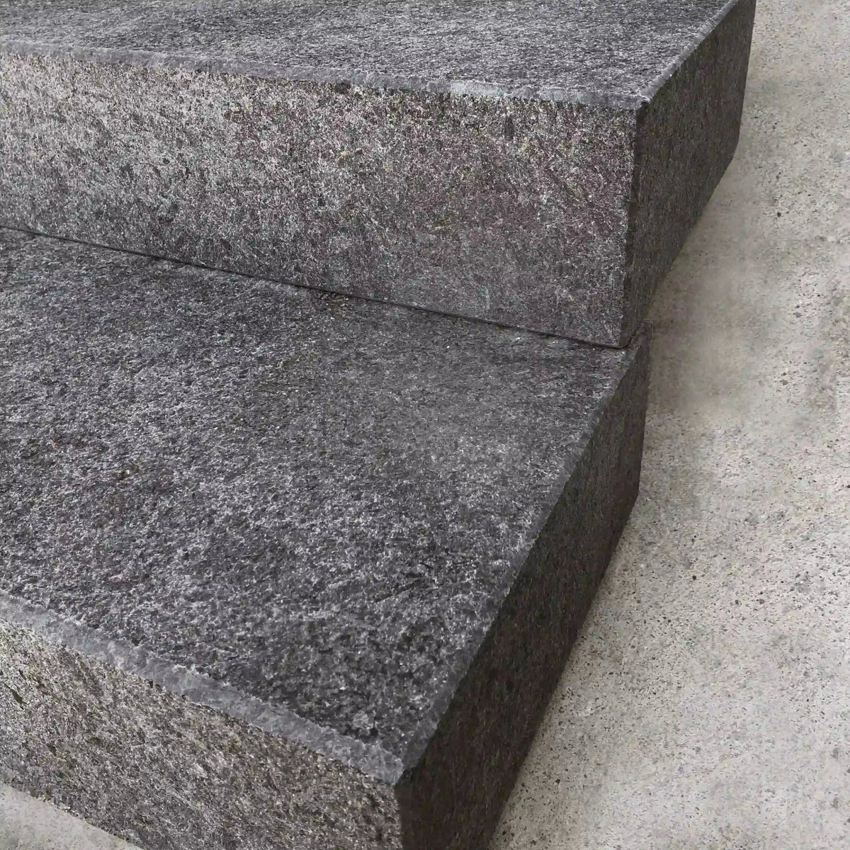 Marche bloc en granit JADE BLACK Minéral pierre naturelle