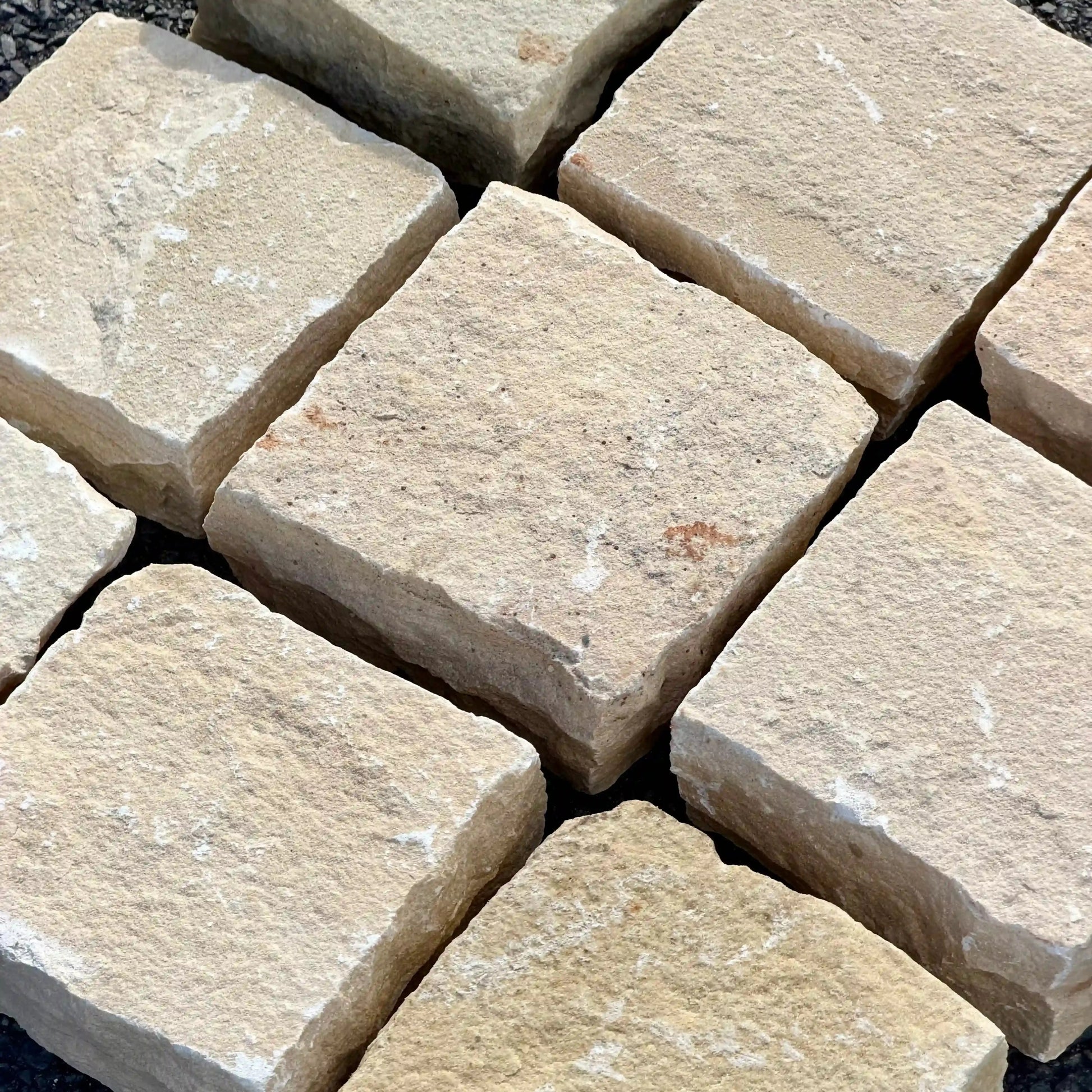 Pavé en grès KANDLA BEIGE Minéral pierre naturelle