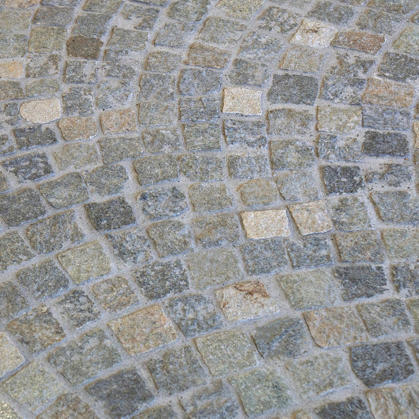 Pavé en PIERRE DE LUZERNE