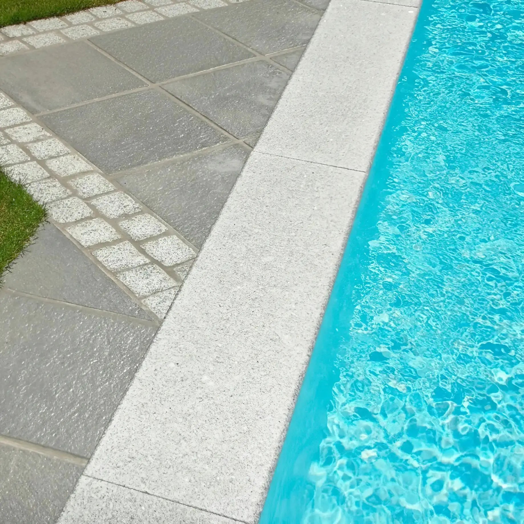 Margelle en granit SILVERSAND Minéral pierre naturelle