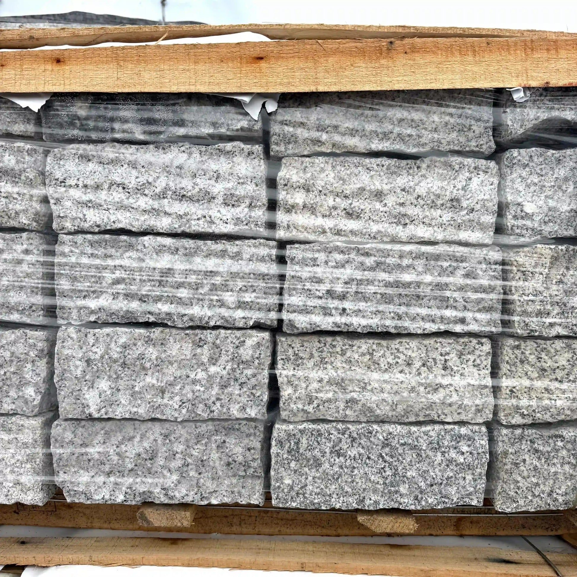 Margelle massive en granit SILVERSAND Minéral pierre naturelle