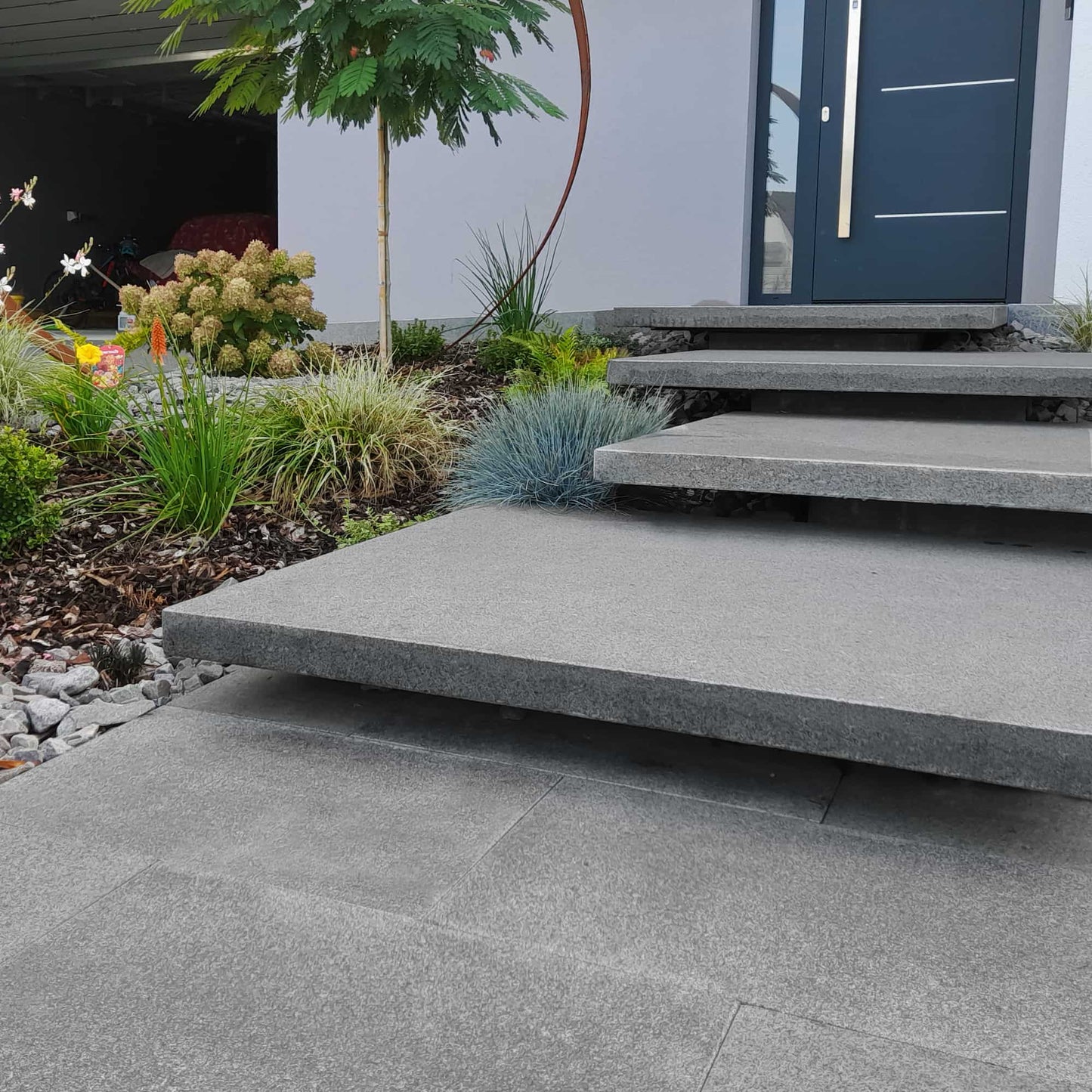 Dallage en granit KURU DARK Minéral pierre naturelle