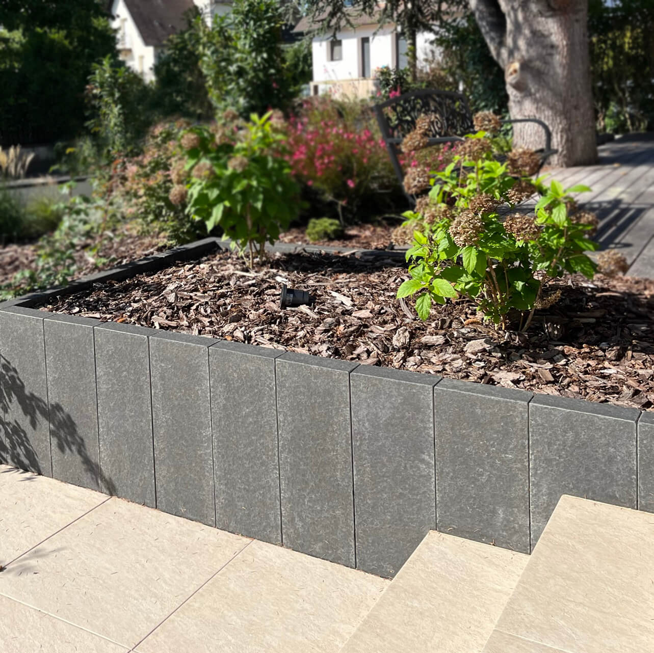 Palissade en BASALTE SUPER BLACK flammé