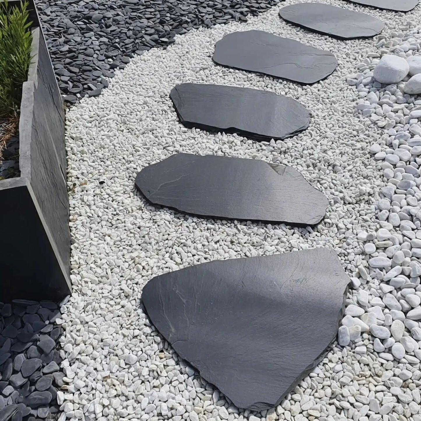 Pas japonais irrégulier en ARDOISE