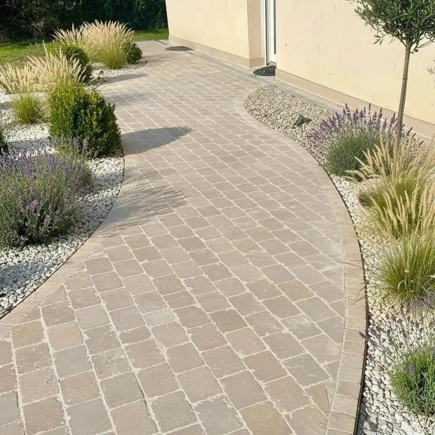 Pavé en pierre calcaire ALMENDRA BEIGE Minéral pierre naturelle