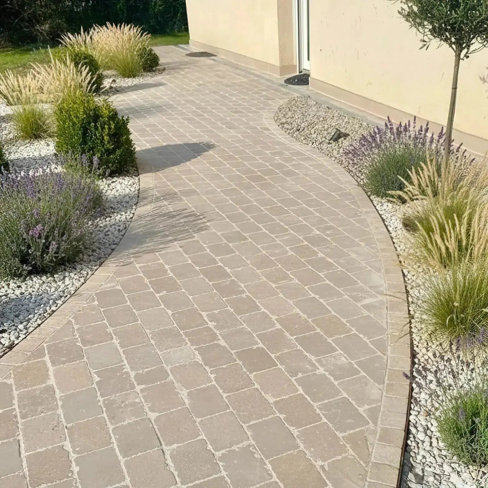 Pavé en pierre calcaire ALMENDRA BEIGE Minéral pierre naturelle