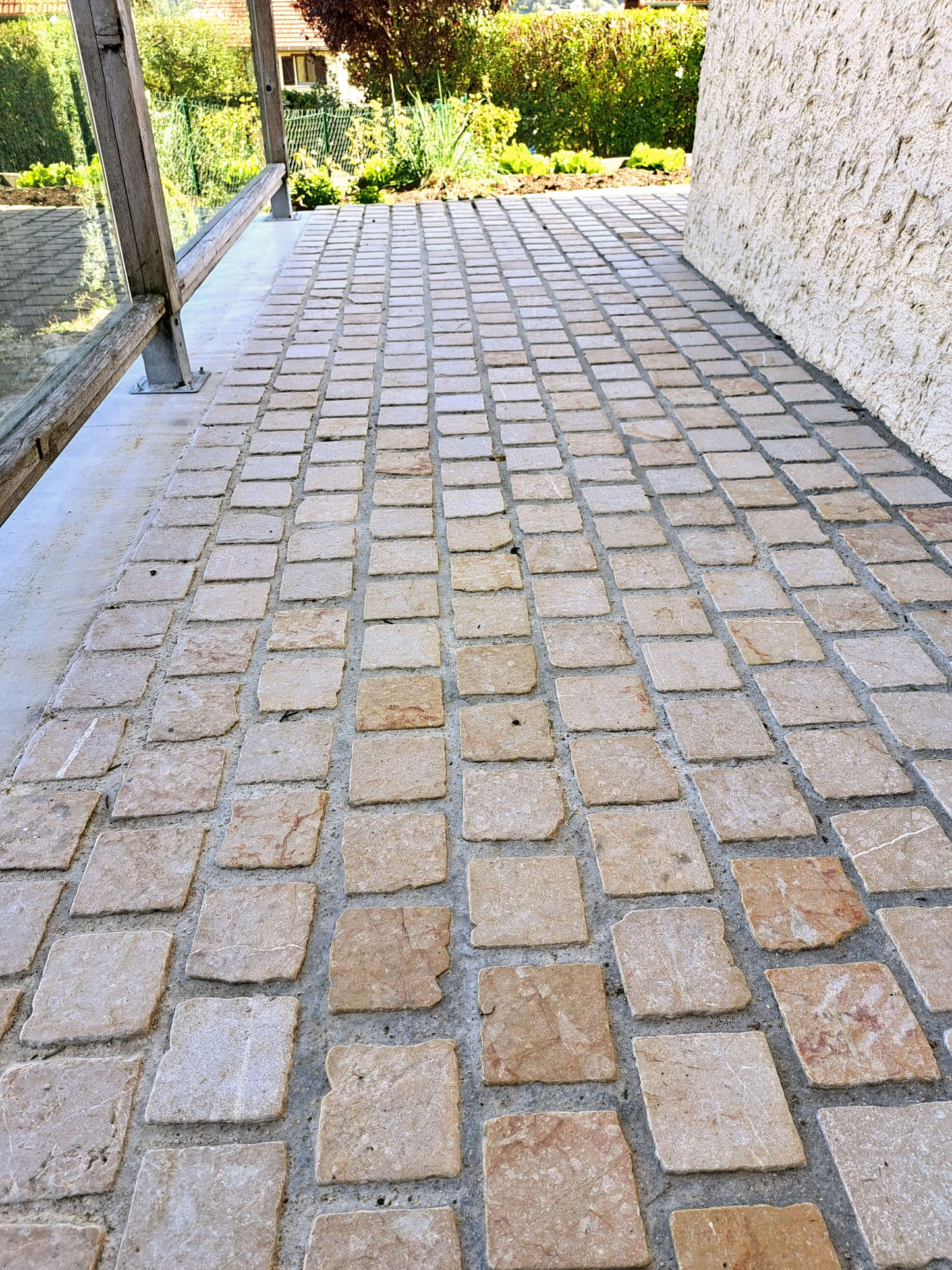 Pavé en pierre calcaire ALMENDRA bords bruts