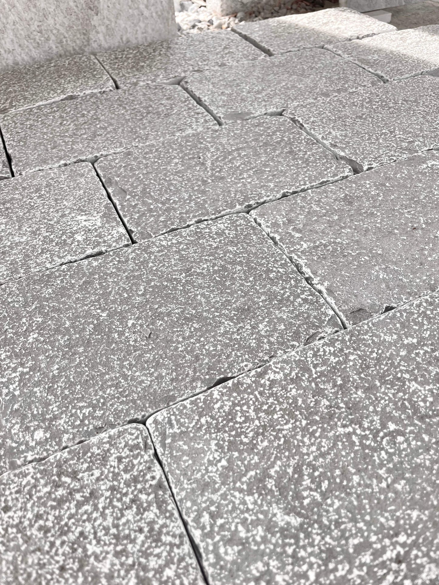 Pavé en pierre calcaire LIMA GRIS