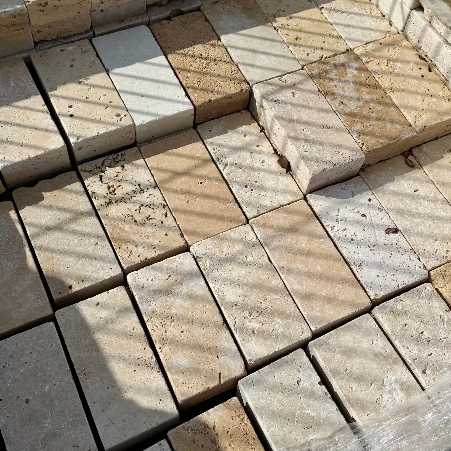 Pavé en TRAVERTIN MIX Minéral pierre naturelle