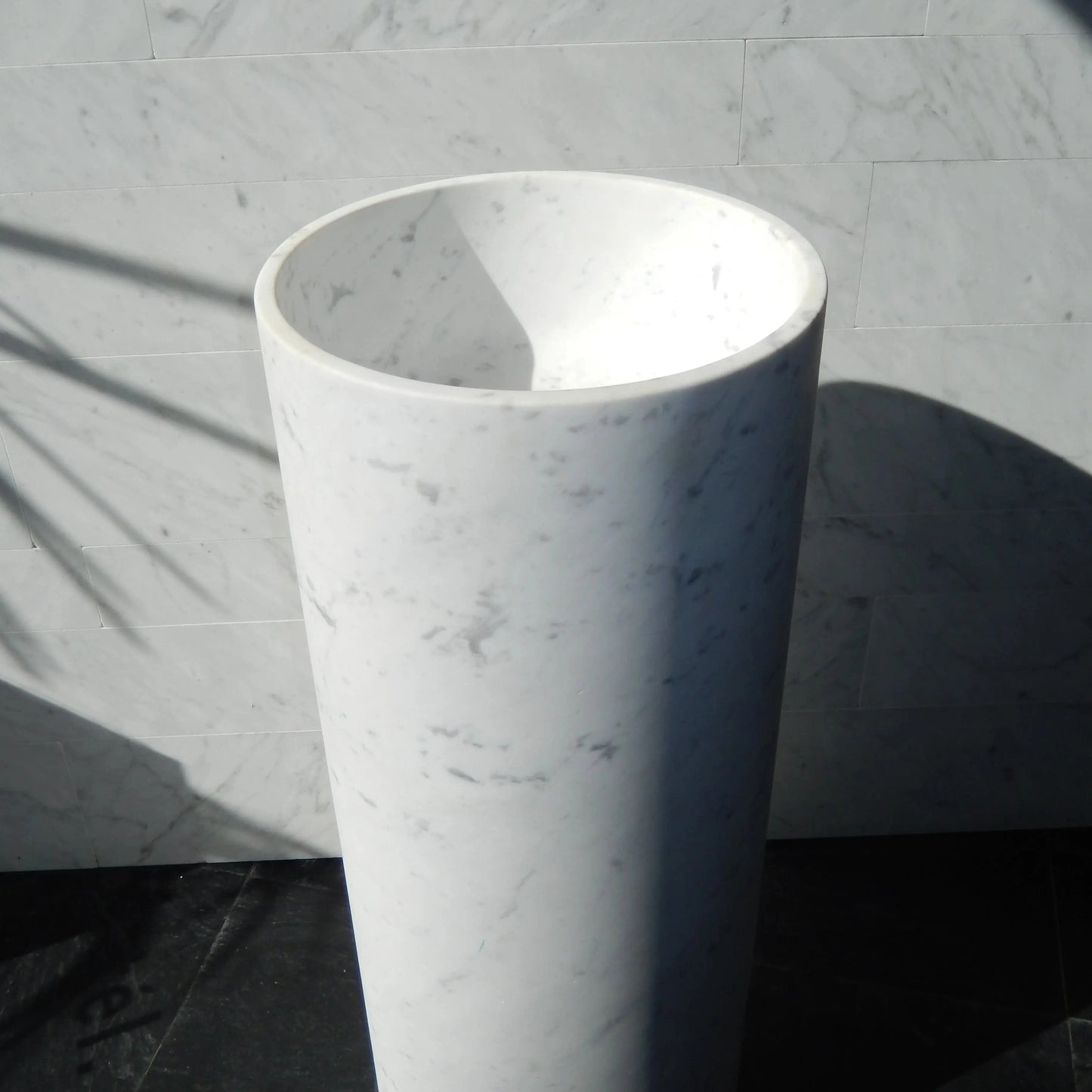 Vasque sur pied en marbre blanc CARRARE GIOIA