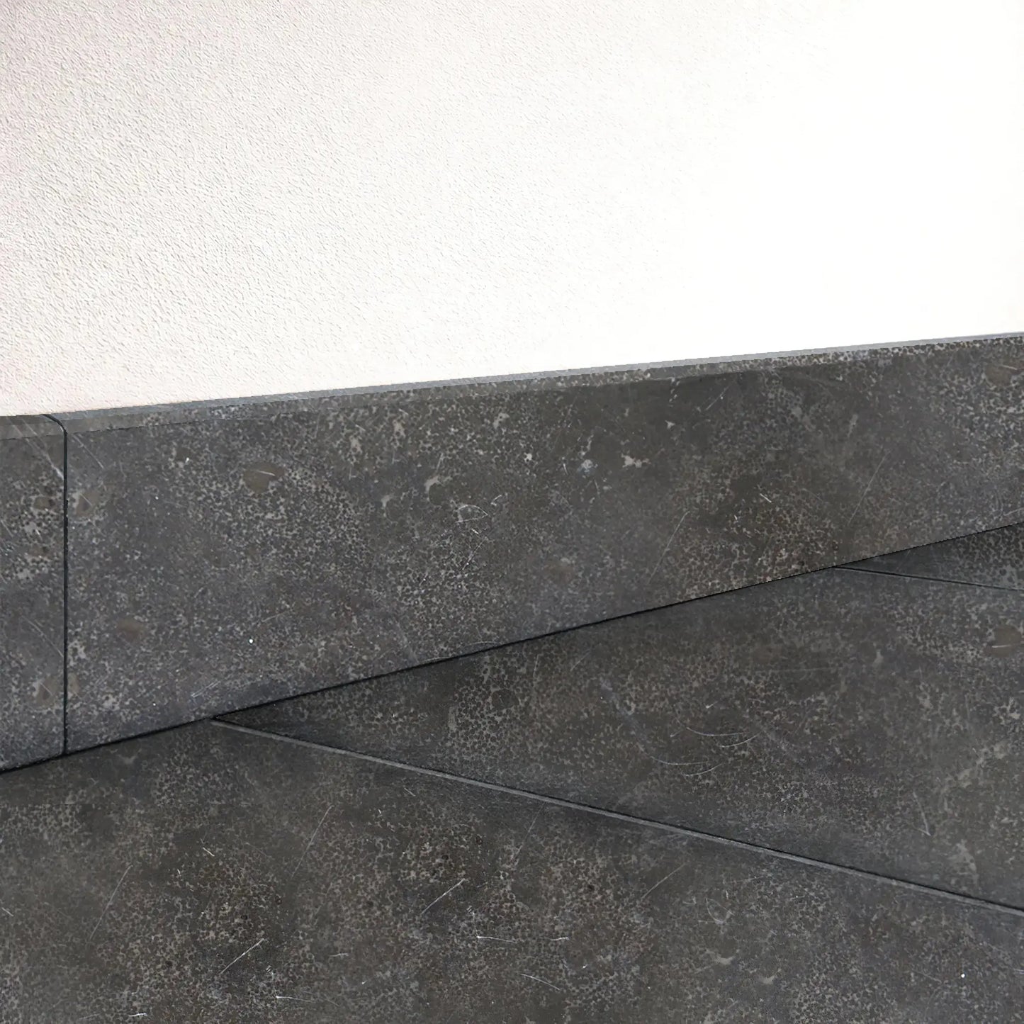 Plinthe en BLUE STONE Minéral pierre naturelle