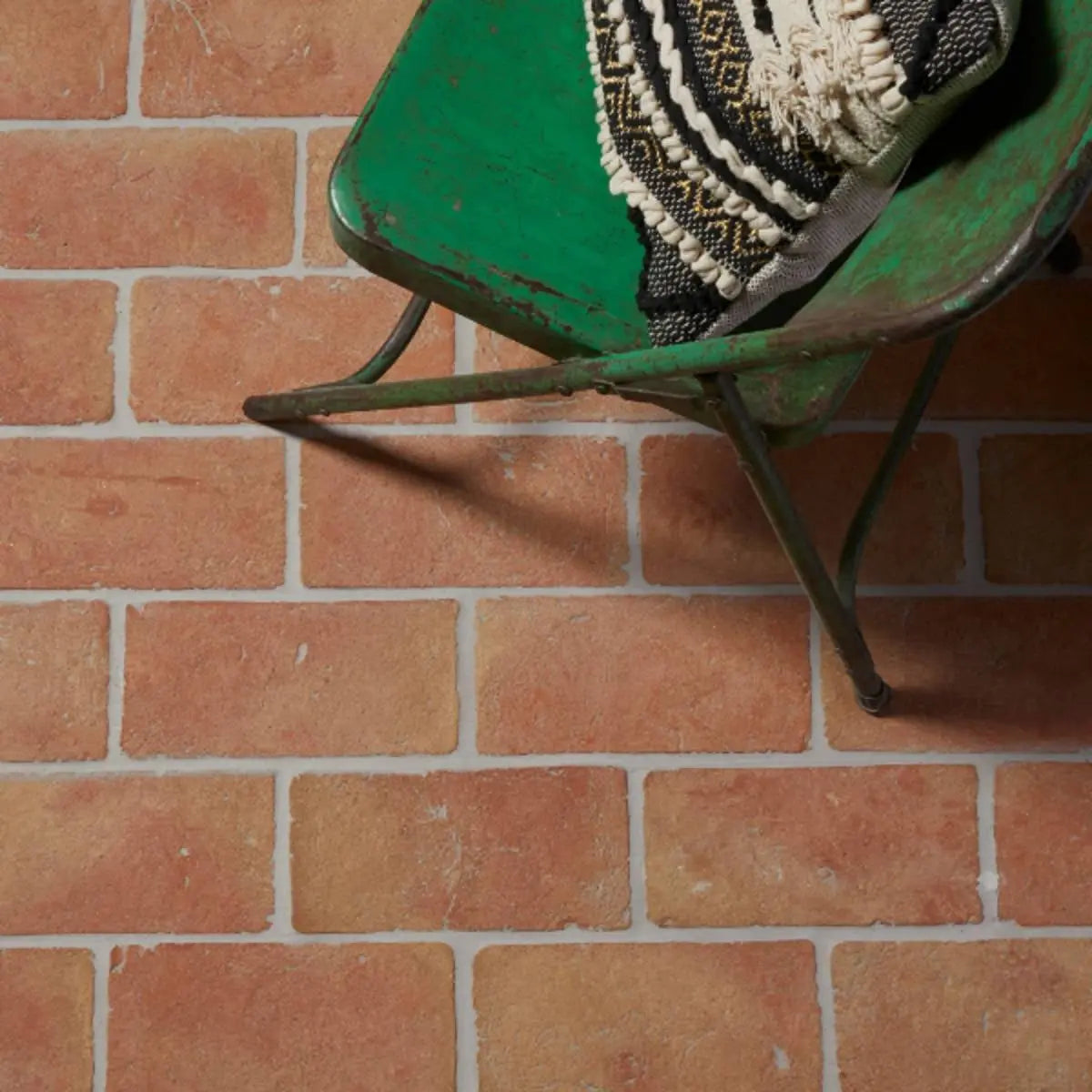 Tomette rectangulaire 30x15 cm - Terre cuite artisanale pleine masse Minéral pierre naturelle