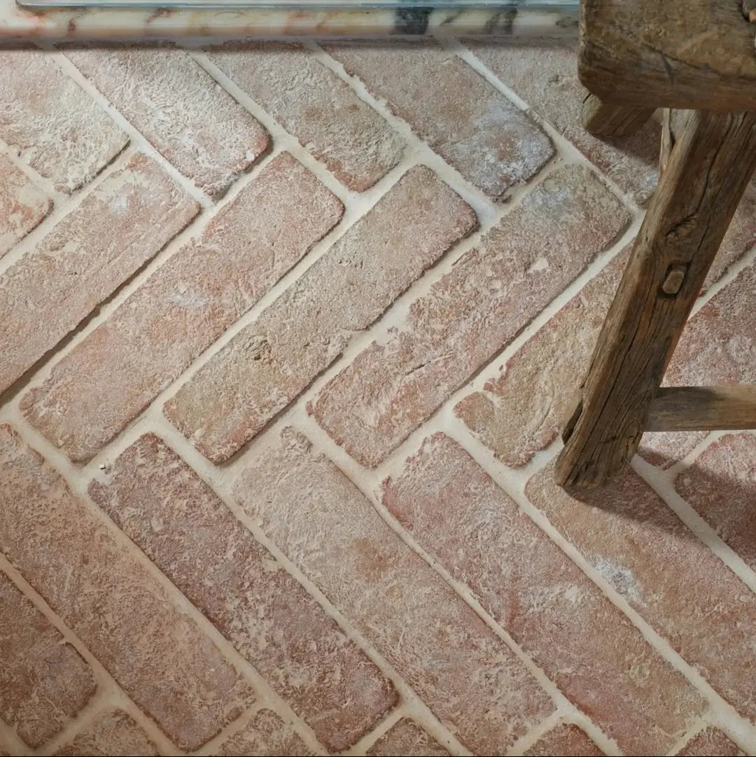 Tomette rectangulaire fine 30x8 cm - Terre cuite artisanale pleine masse Minéral pierre naturelle