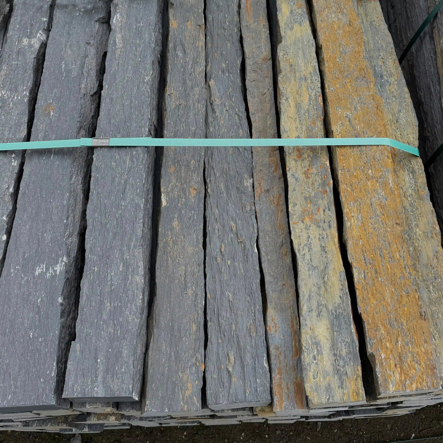 Palissade en schiste BLACK SLATE AZUL bords bruts Minéral pierre naturelle