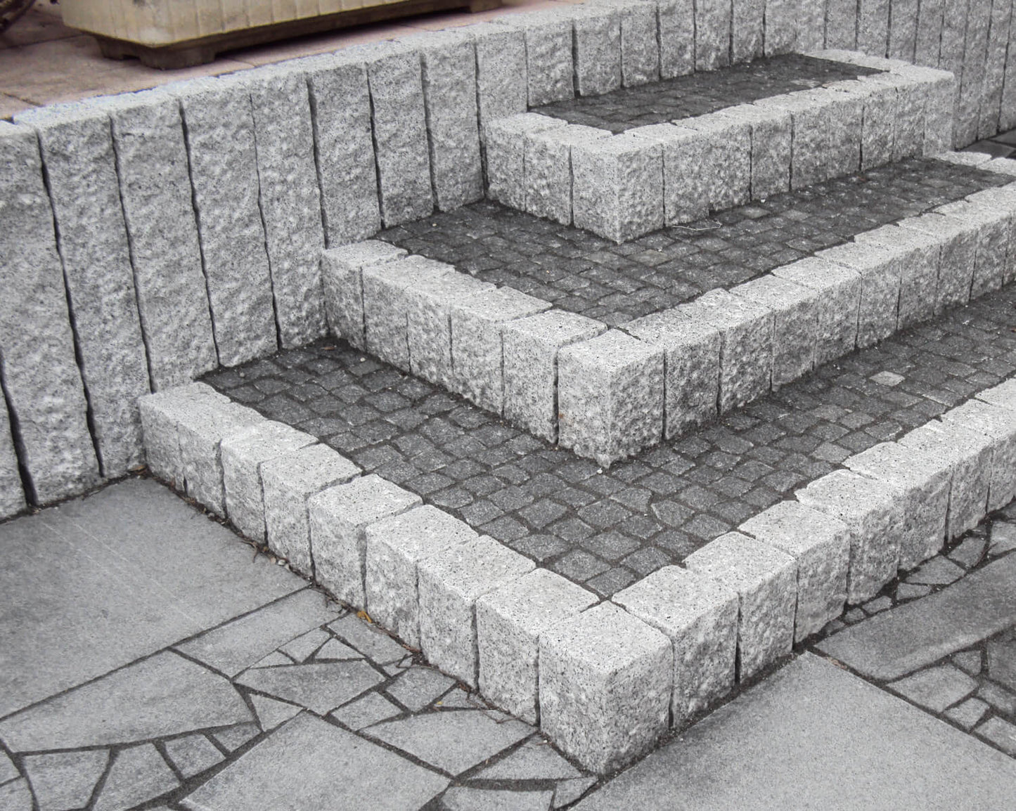 Palissade en granit SILVERSAND Broché