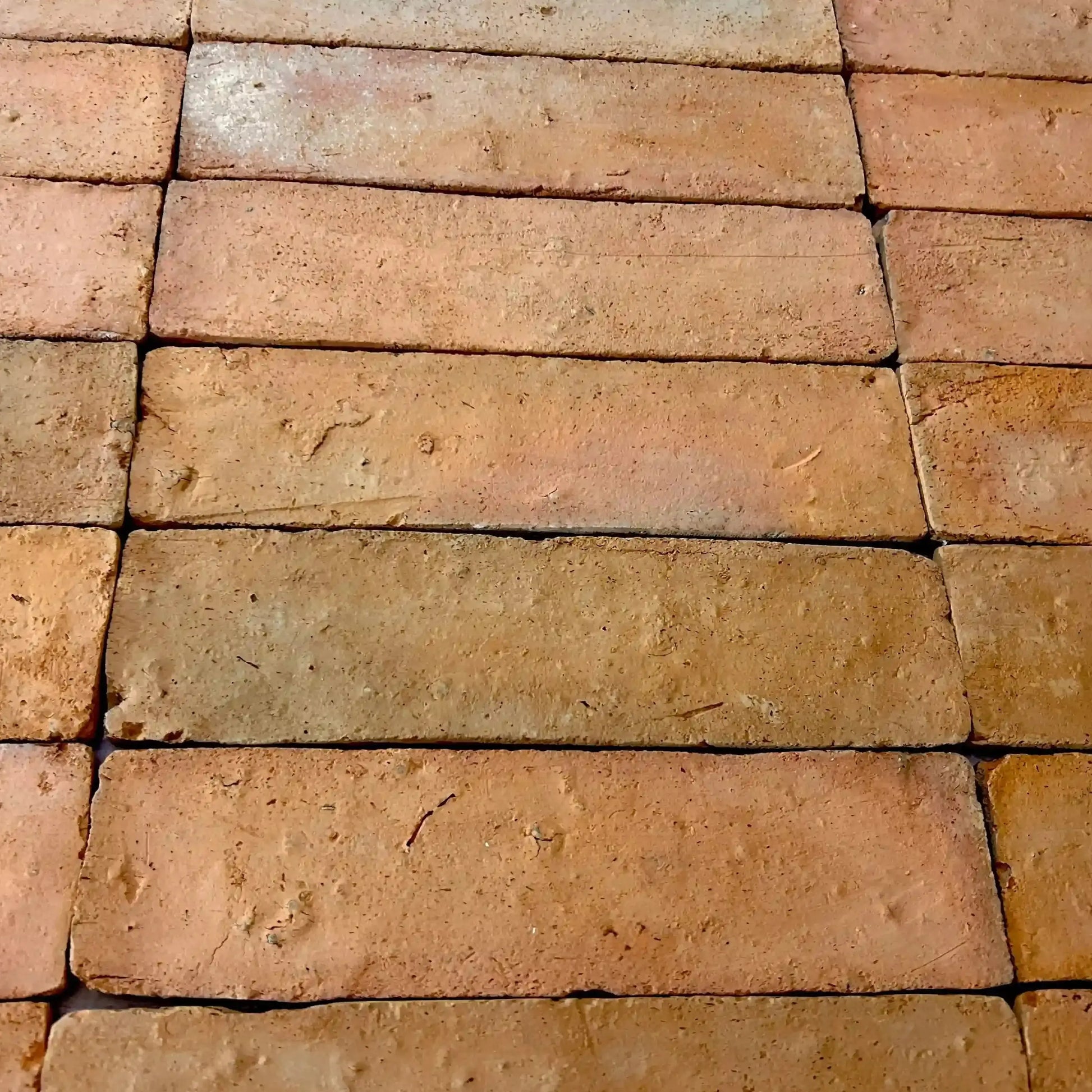 Parement tomette 30x8 cm - terre cuite artisanale pleine masse Minéral pierre naturelle