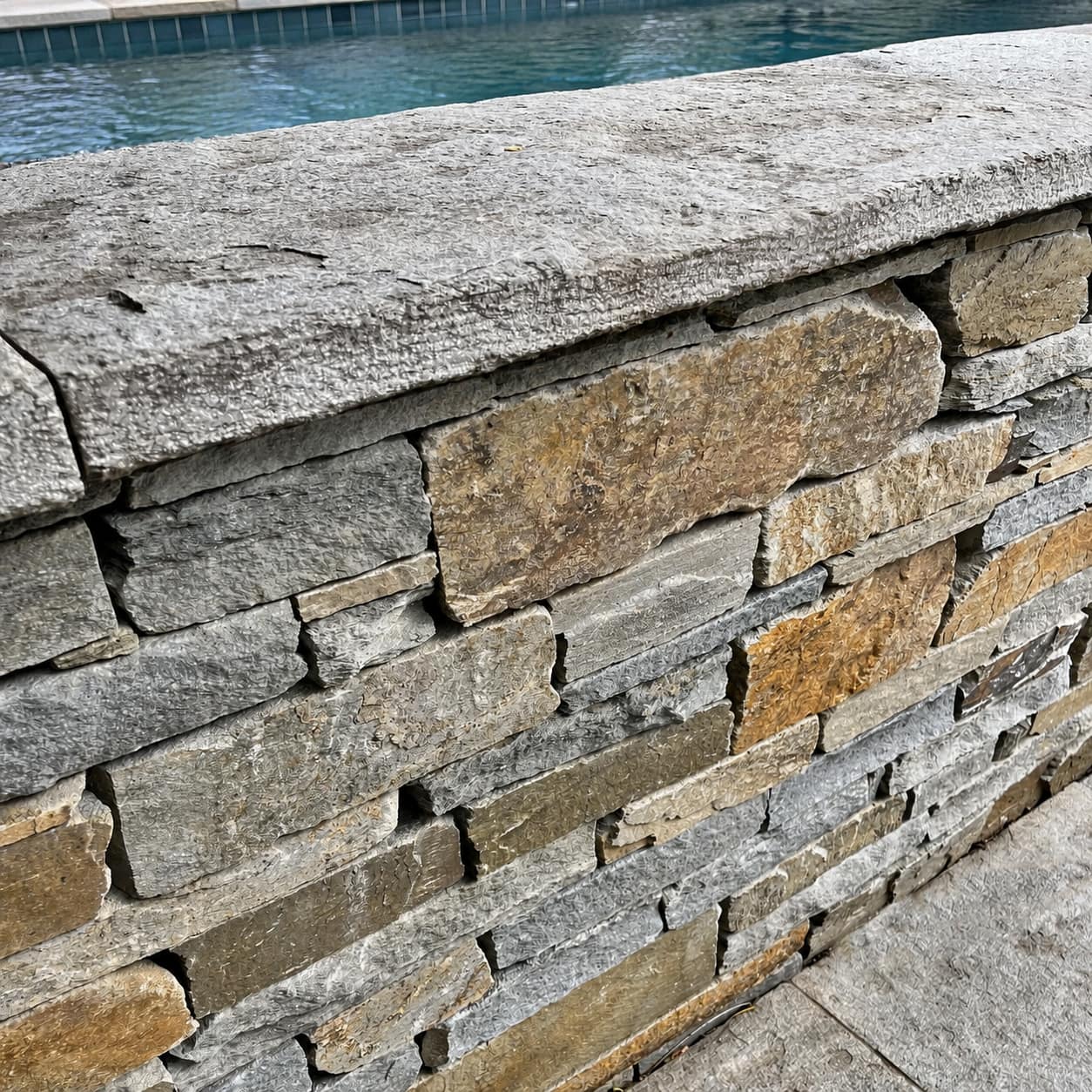 Margelle en quartzite ADRIATICO Minéral pierre naturelle